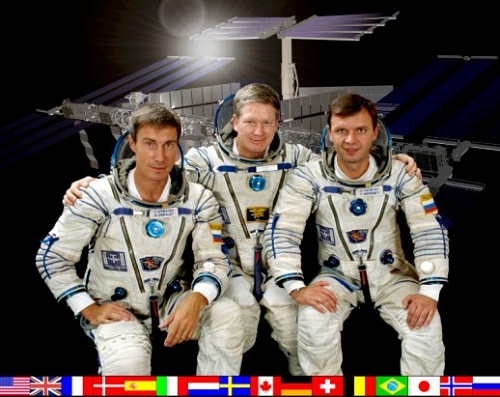 Pierwsza załoga ludzi mieszkająca na stałe na ISS