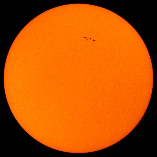 Na Słońcu pojawiła się gigantyczna plama - Astronomia