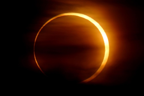 Zaćmienia Słońca i Księżyca w 2008 roku - Astronomia