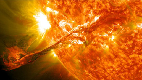 Zobacz fenomenalne zdjęcia słonecznej eksplozji! (wideo)